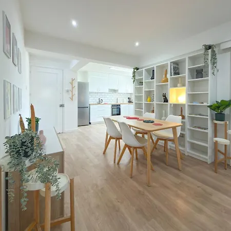 Modern 2br Retreat In Sleeps 4 *