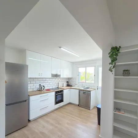 Modern 2br Retreat In Sleeps 4 Apartament