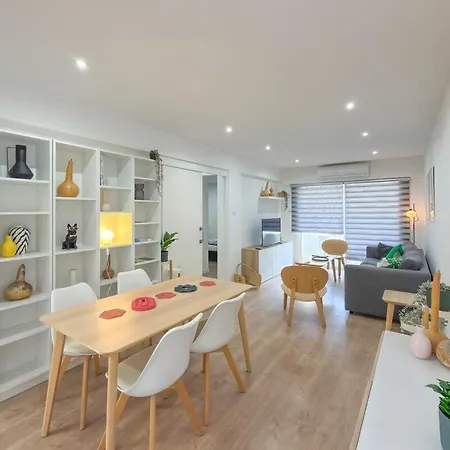 Modern 2br Retreat In Sleeps 4 Apartament *