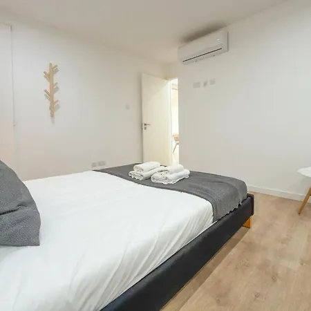 Modern 2br Retreat In Sleeps 4